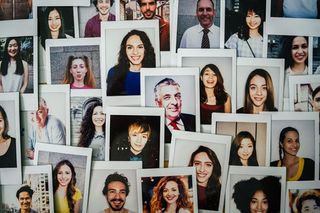 Mosaïque de portraits professionnels – Étude AXA sur les différences de prévoyance chez les professions libérales
